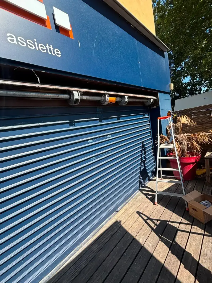 Installation et pose de rideau métallique à Villejuif